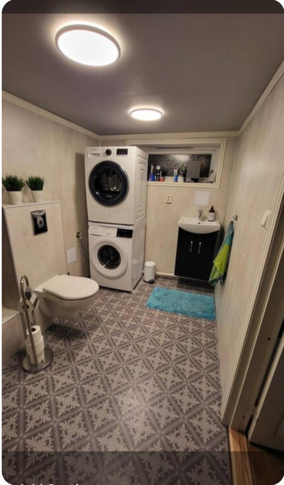 Fin I Stille Og Rolig Omrade Med Gratis Privat Parkering! Lejlighed Stavanger